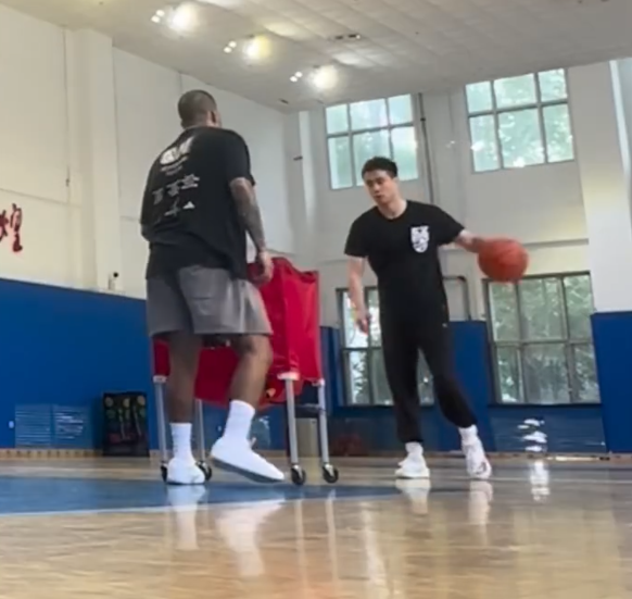 优配良品 优秀的人都有同一个特质：总是忽略自身天赋，把刻苦训练放在首位